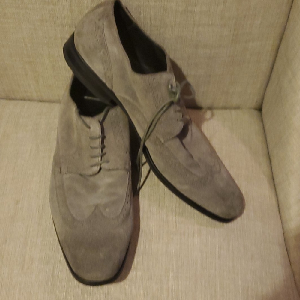 Size 10 Hugo Boss gray suede shoes